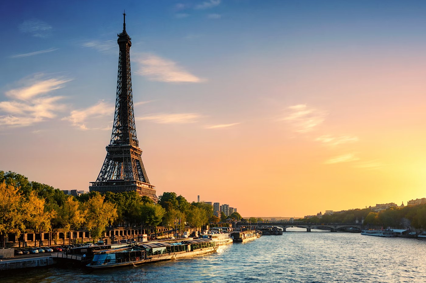 Trải nghiệm Paris lãng mạn từ phòng khách