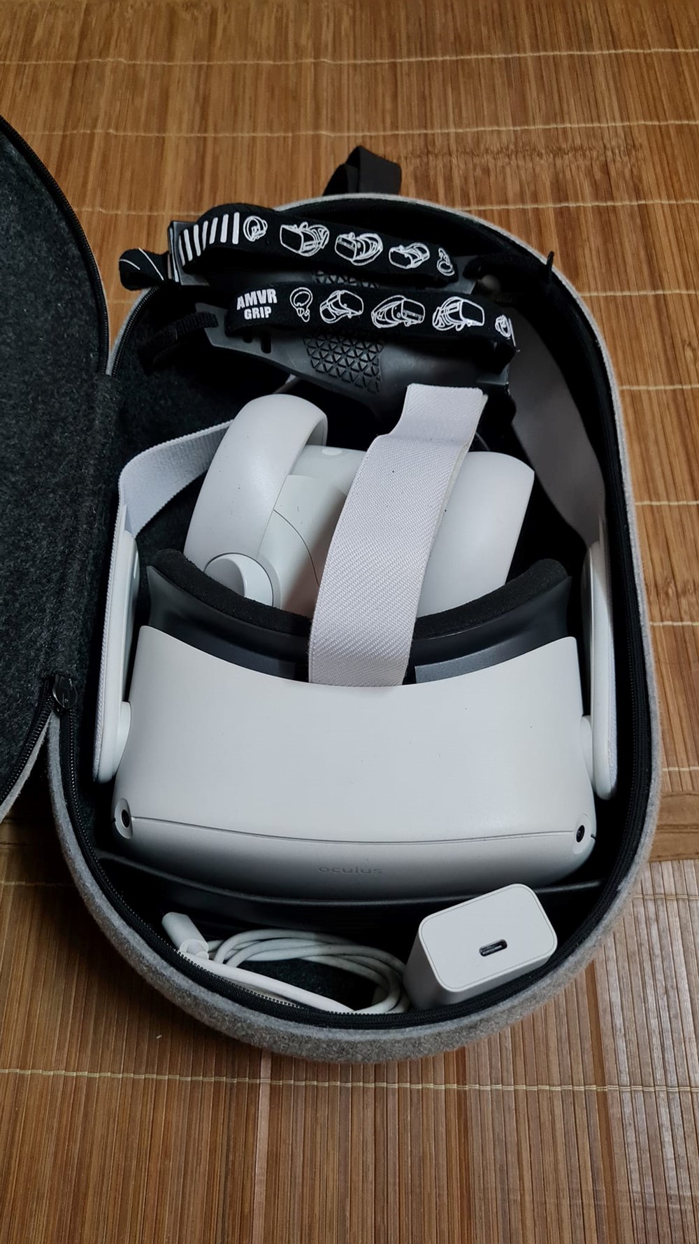 Kính thực tế ảo Oculus Quest thế hệ 2 256 GB