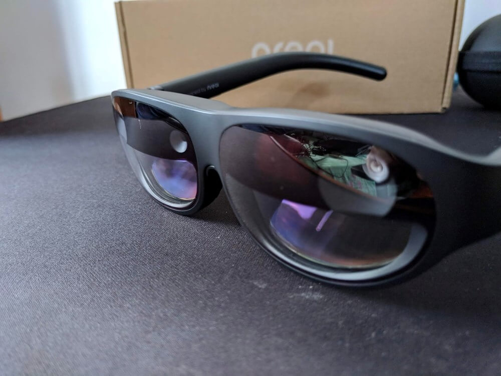 Bán kính Nreal Light còn rất đẹp và mới