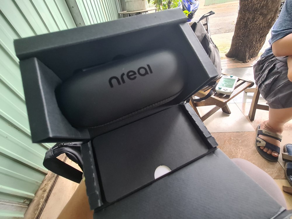 Cần bán Nreal Air