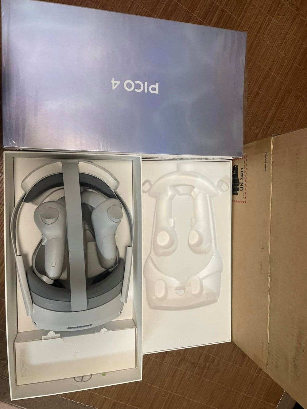 Cần bán Pico 4