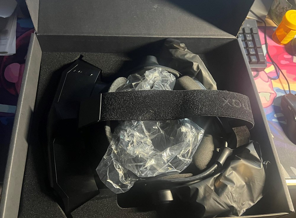 Cần bán Pimax Crystal light + 2tay mới