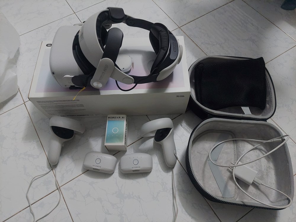 Oculus Quest 2 - 256gb like new fullbox
